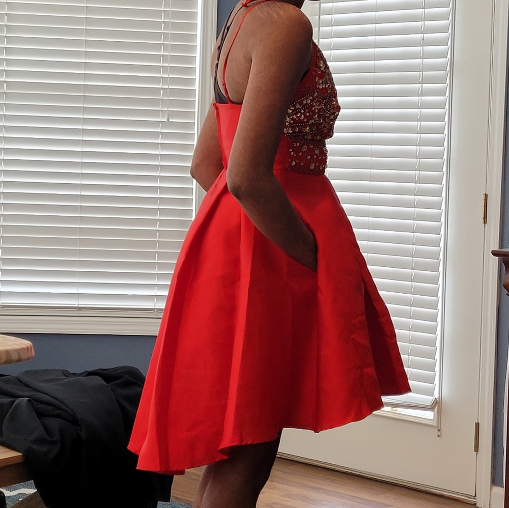 Jeweled High-Low gown - Picture 4 of 5